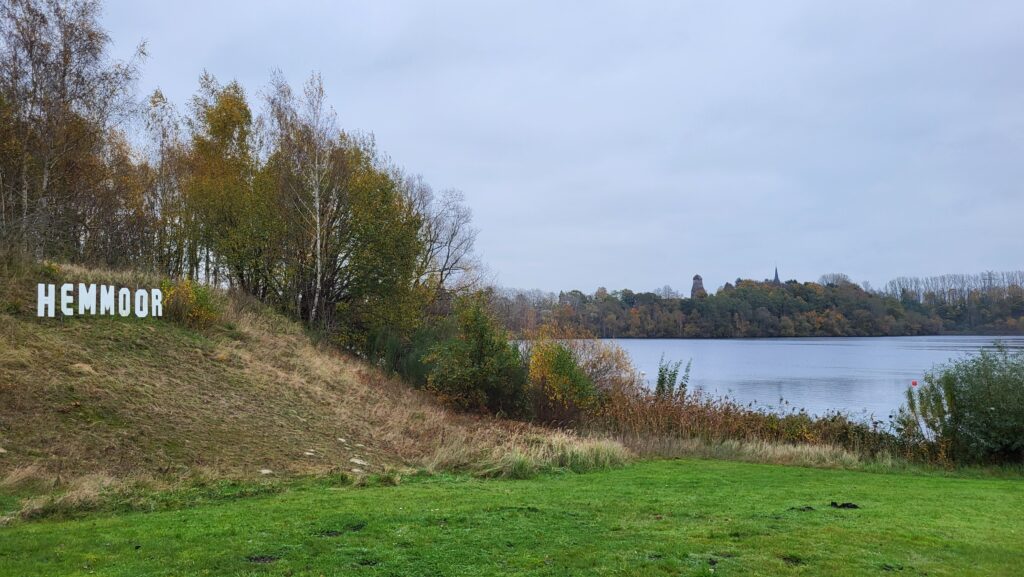 Der Kreidesee am Ortsrand von Hemmoor