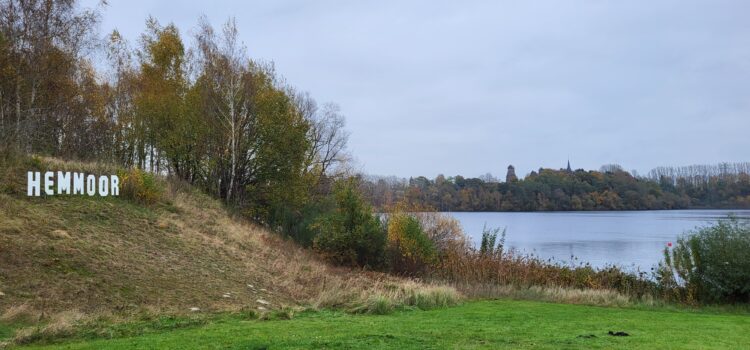 Der Kreidesee am Ortsrand von Hemmoor